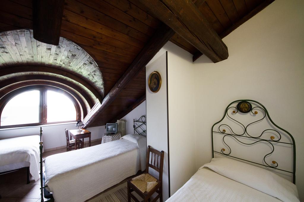 Agriturismo La Ca 'D Majin Poirino Exterior foto